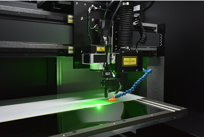 高精度激光镭射机